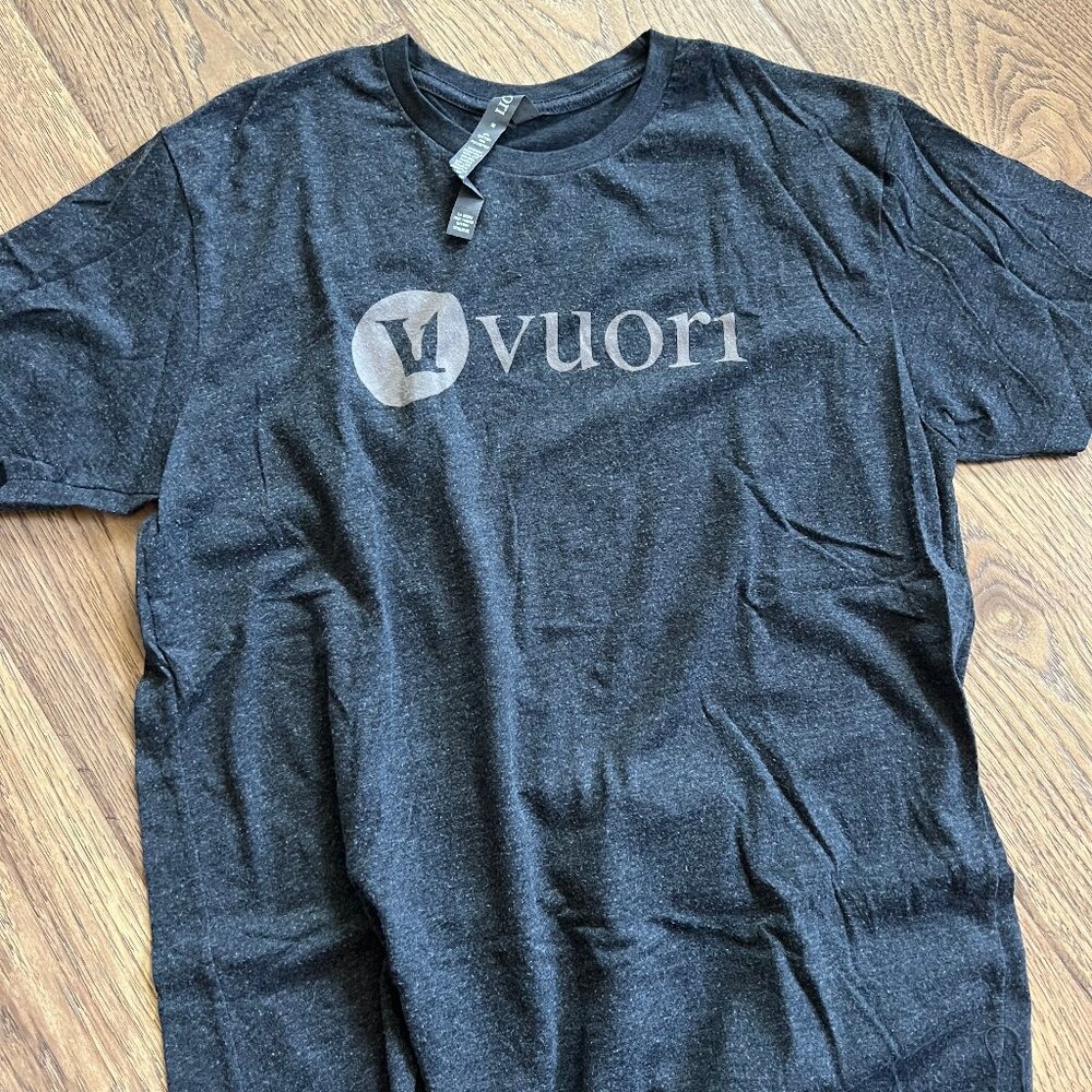 Vuori Men's Gray Logo Tee Men's Medium